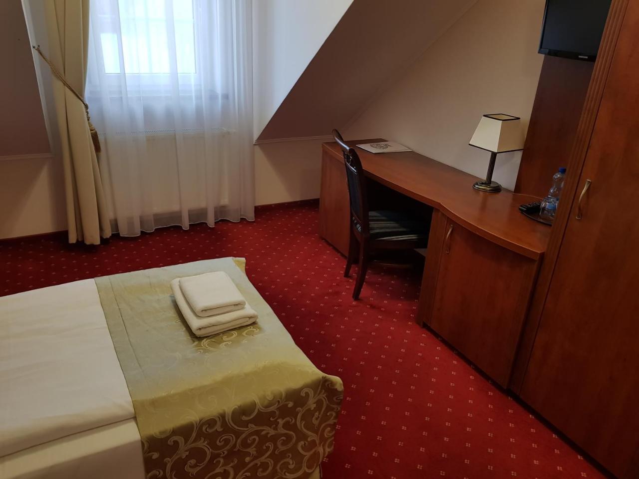 Hotel Stara Gorzelnia Licheń Exterior foto